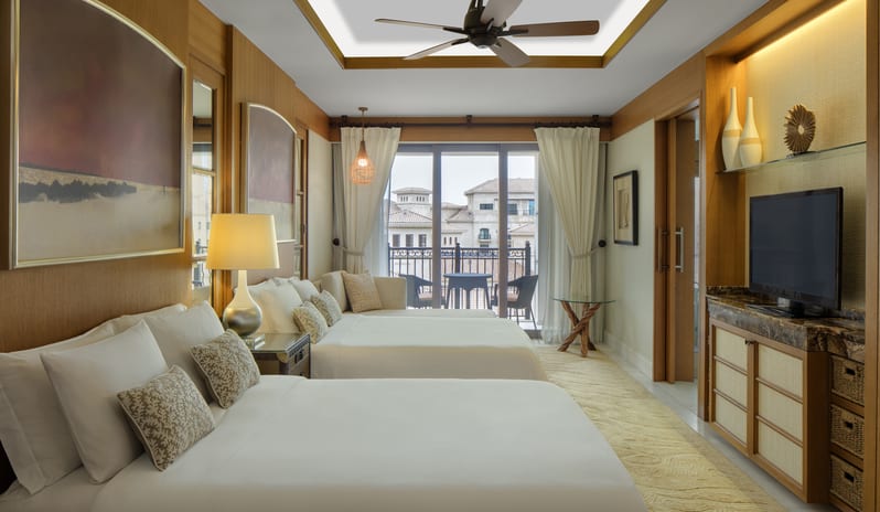 middle-east-holidays-abu-dhabi-st-regis-saadiyat-island-resort-hotel-superior-room-twin